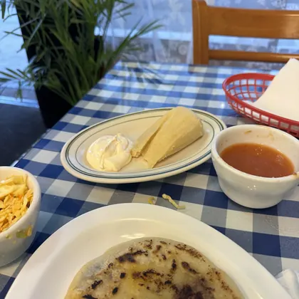 Vicki's Salvadorian Restaurant, business photo 2