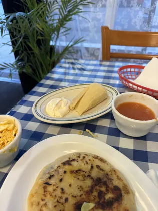 Vicki's Salvadorian Restaurant, business photo 3