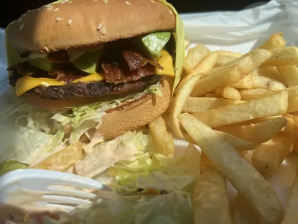 Zogos Burgers, business photo 3